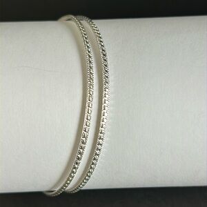Set of 2 women’s vintage dainty victorian patterned silver bangle bracelets‎